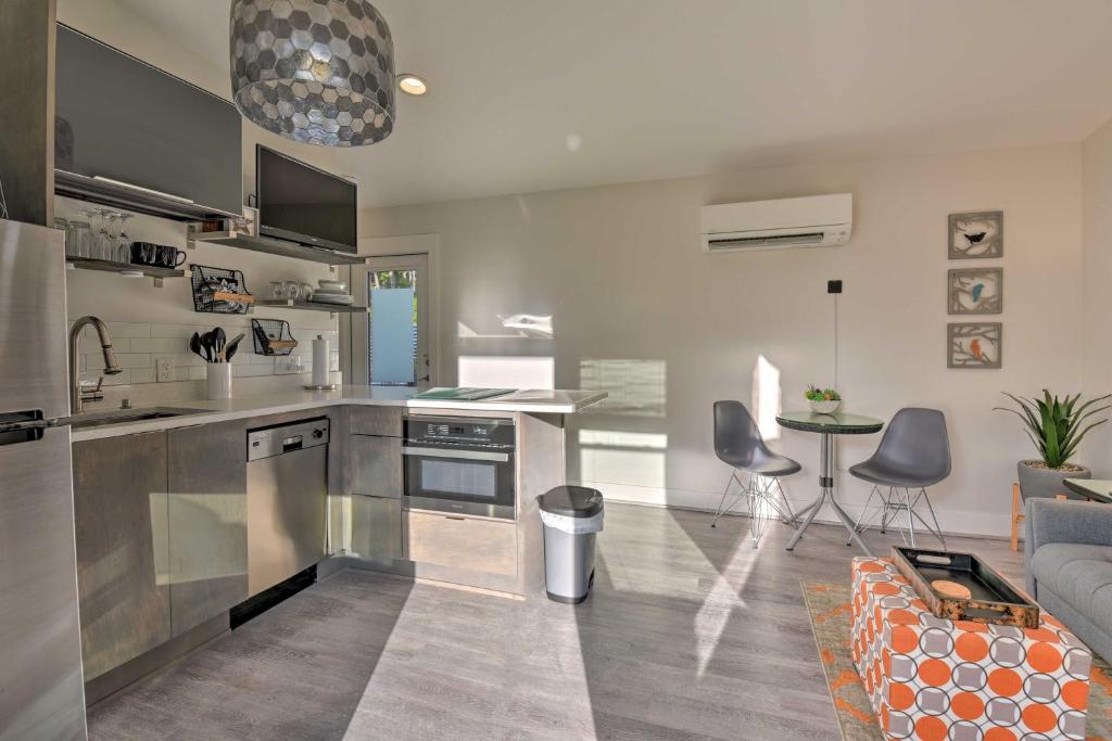 Mid-Century Modern Beach Cottage with Fire Pit! photo 3