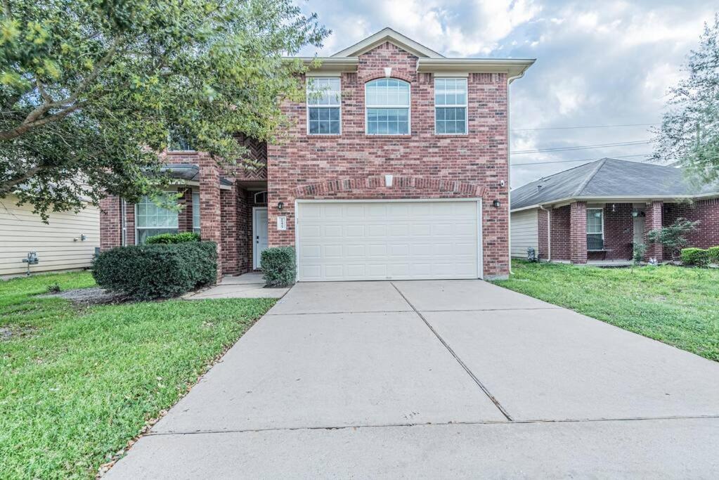 New Beautiful 4/BR Vacation Home photo 1