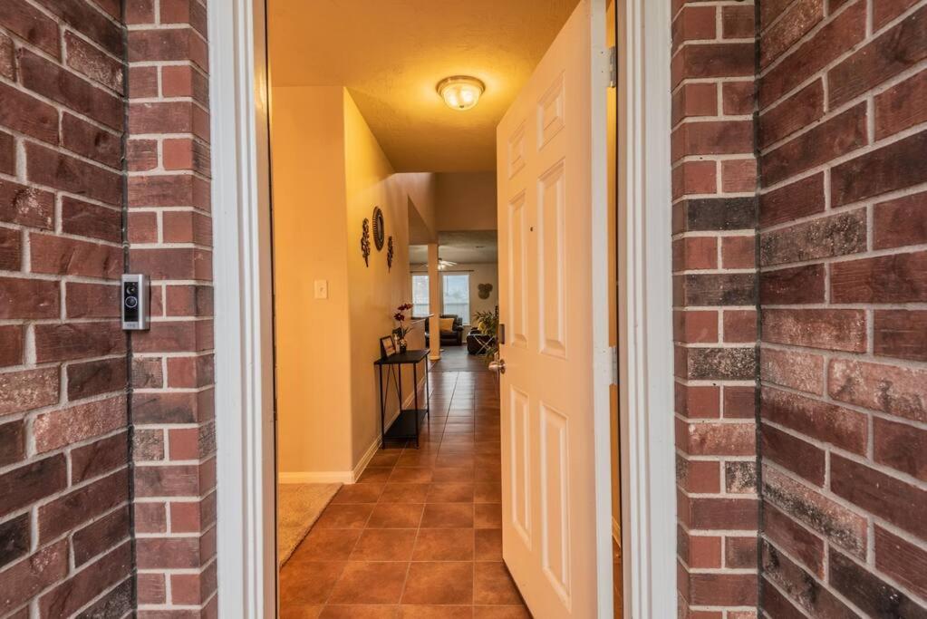 New Beautiful 4/BR Vacation Home photo 3