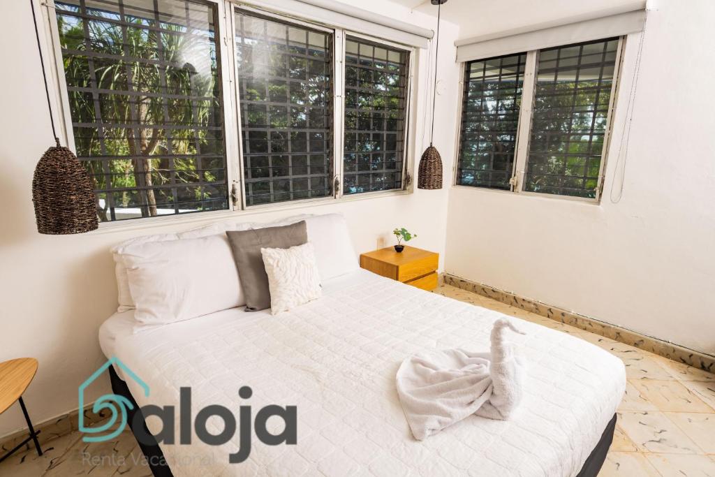 Villa Xtohil with private access to the magic 7 colors lagoon photo 4