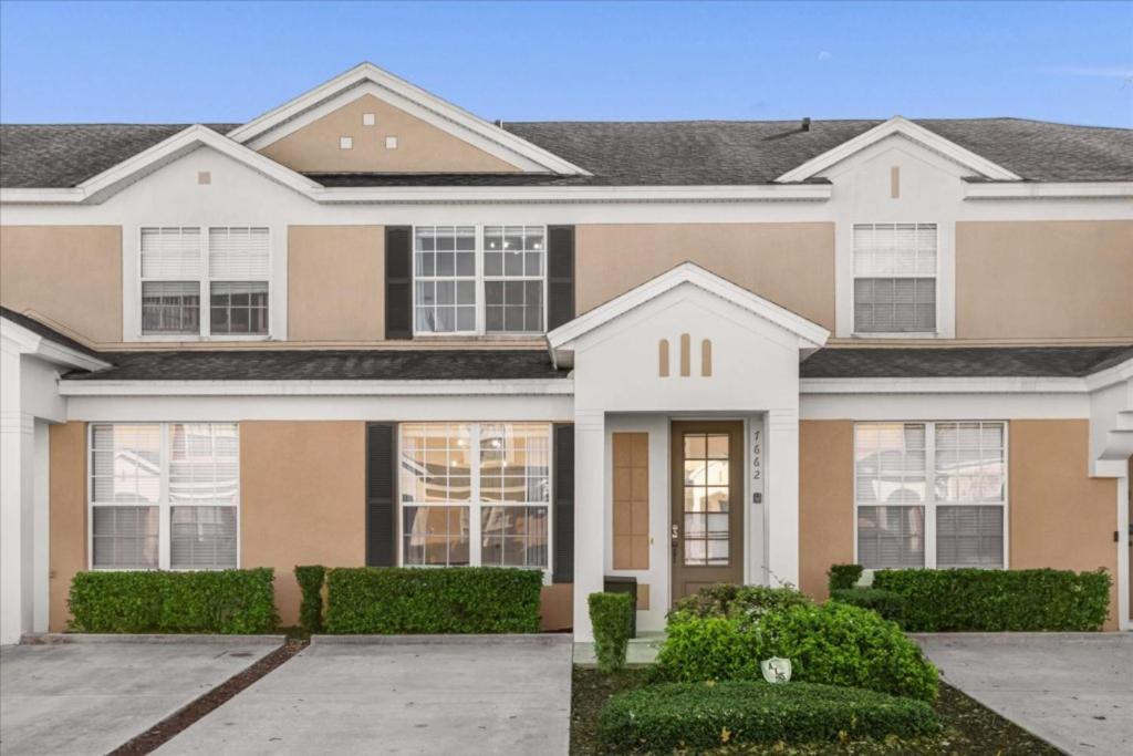 3 Bedrooms - 3 Bathrooms - Windsor Hills 7662 Sr image