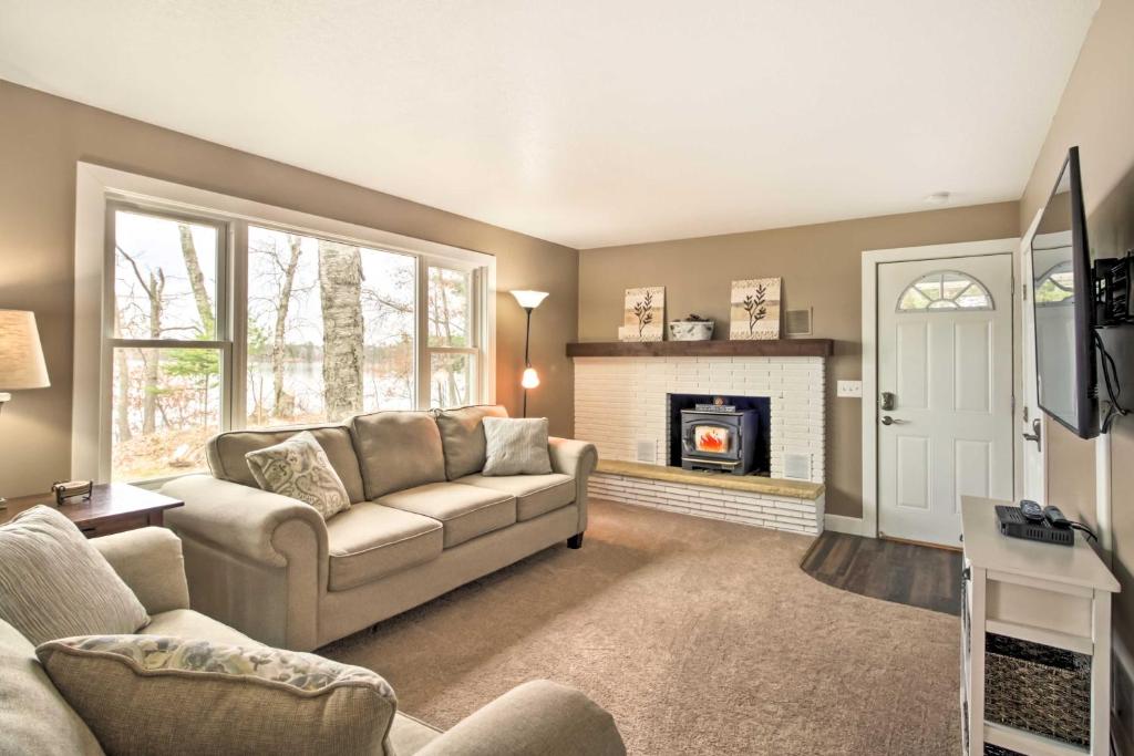 Pine River Lake Home with Boat and Kayak Rentals! photo 2
