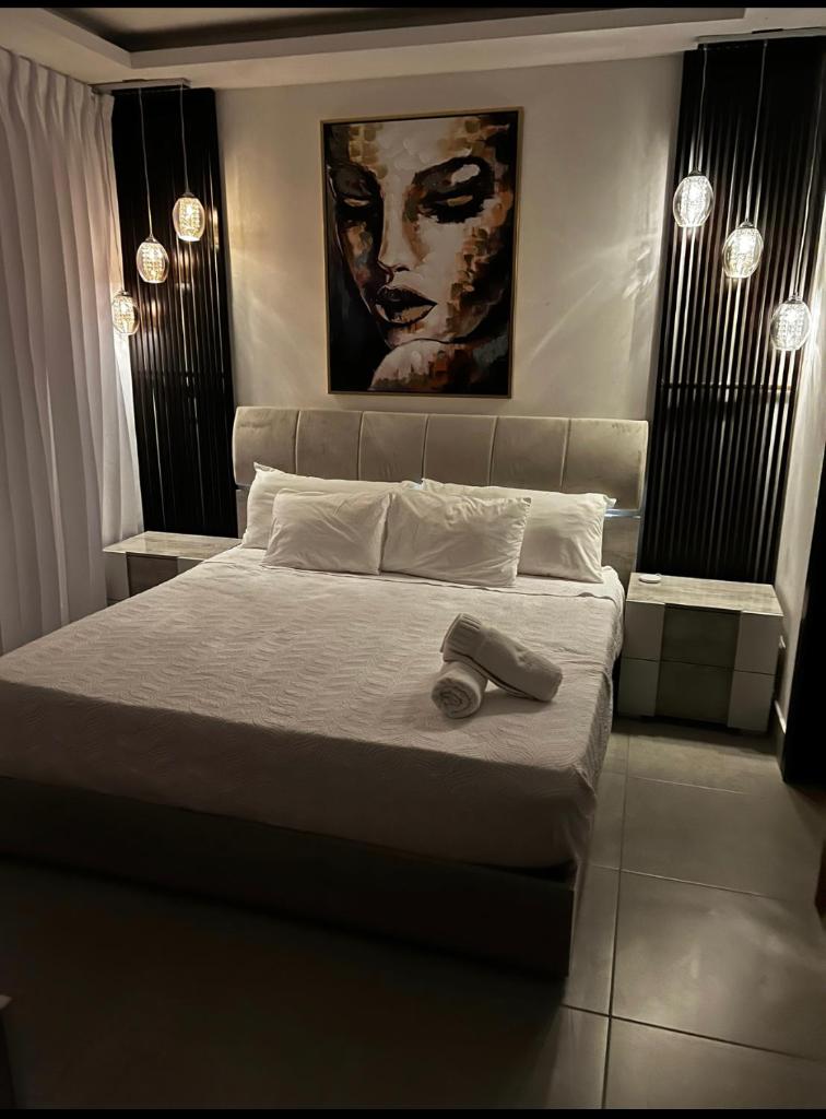 Luxurious and Spacious Condo photo 1