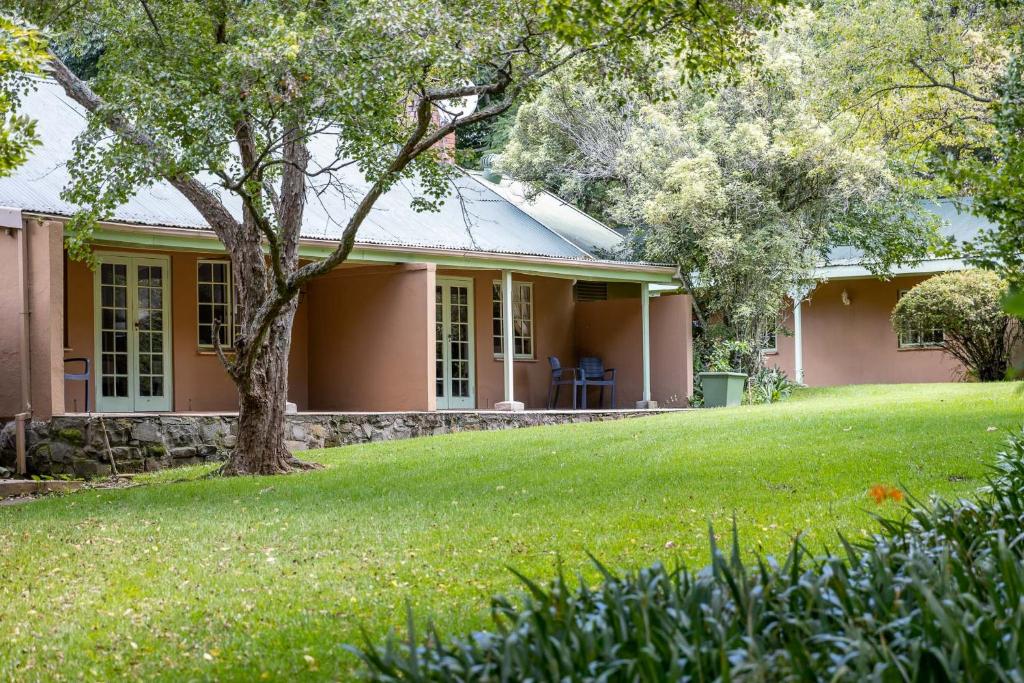 Halliwell Country Inn photo 3