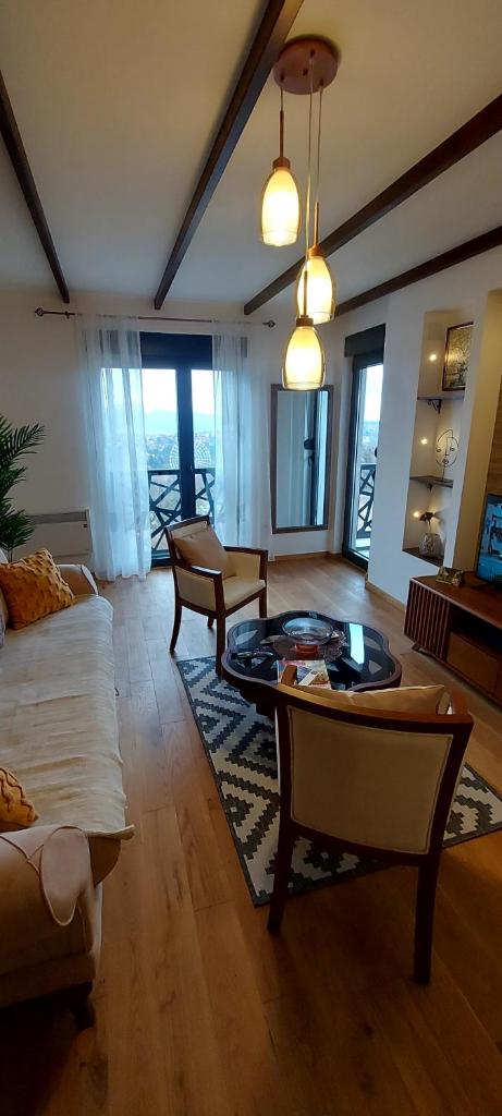 Yellow apartman photo 4