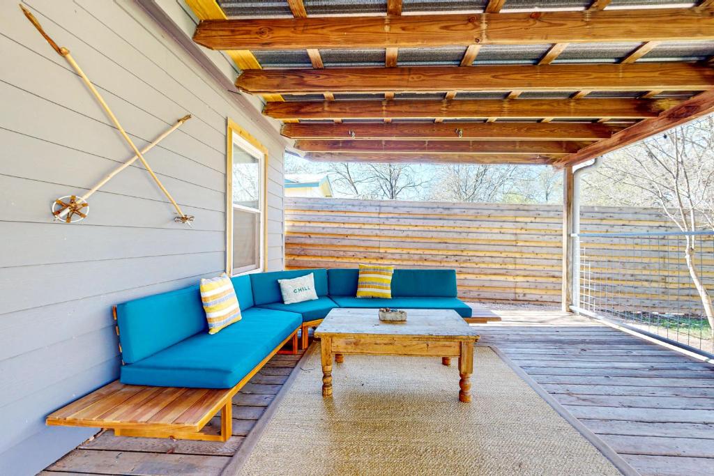 Bluebonnet Bungalow photo 3