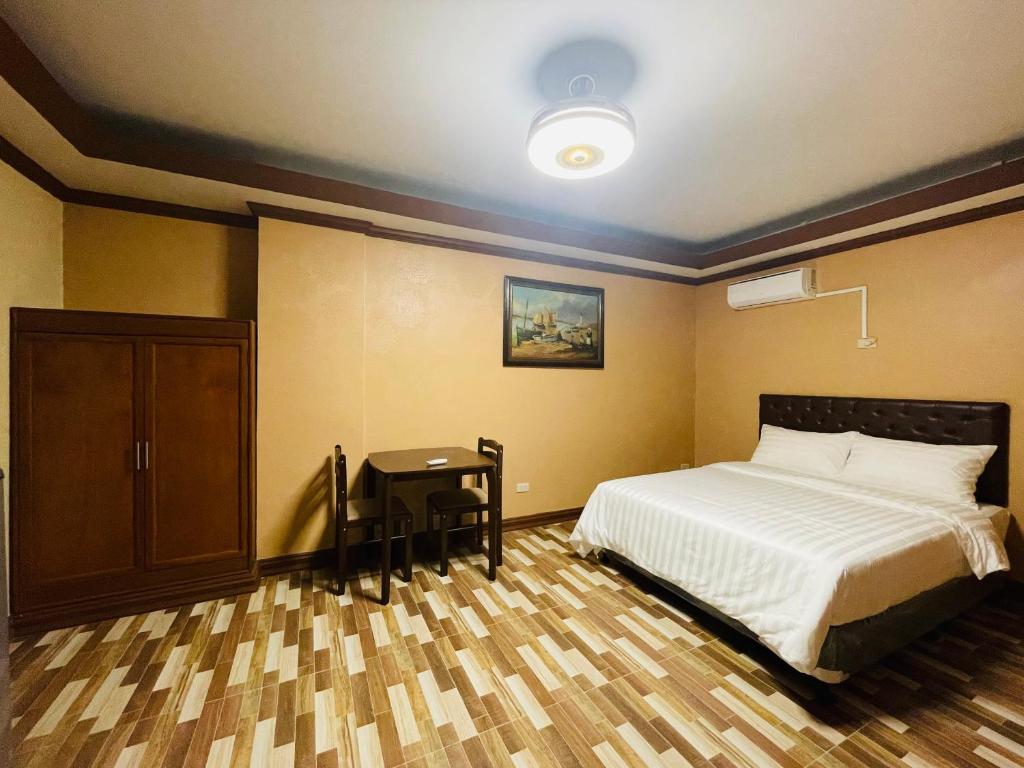 Drake Hotel Angeles City photo 1