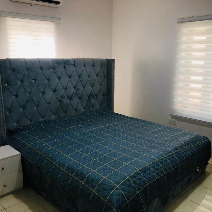 Beautiful 4-Bedroom House photo 4