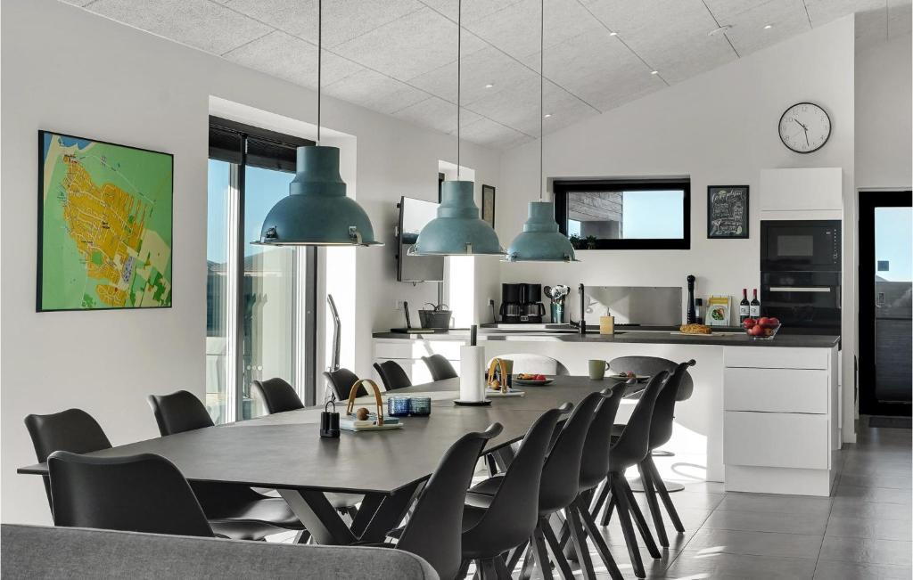 Stunning Home In Thisted With Wifi, 4 Bedrooms And Sauna photo 3