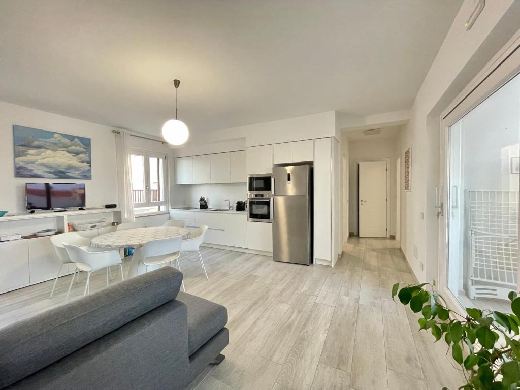 Ida Palace, new deluxe seafront apartment
