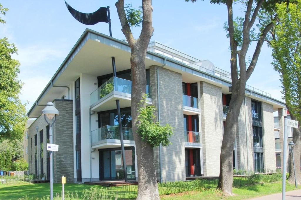 hafennahe Ferienwohnung im Erdgeschoss mit Terrasse - Haus Hafenkieker FeWo 02 photo 1