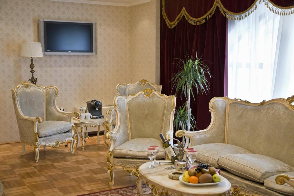 Апартаменты (Королевские апартаменты), Phoenicia Grand Hotel