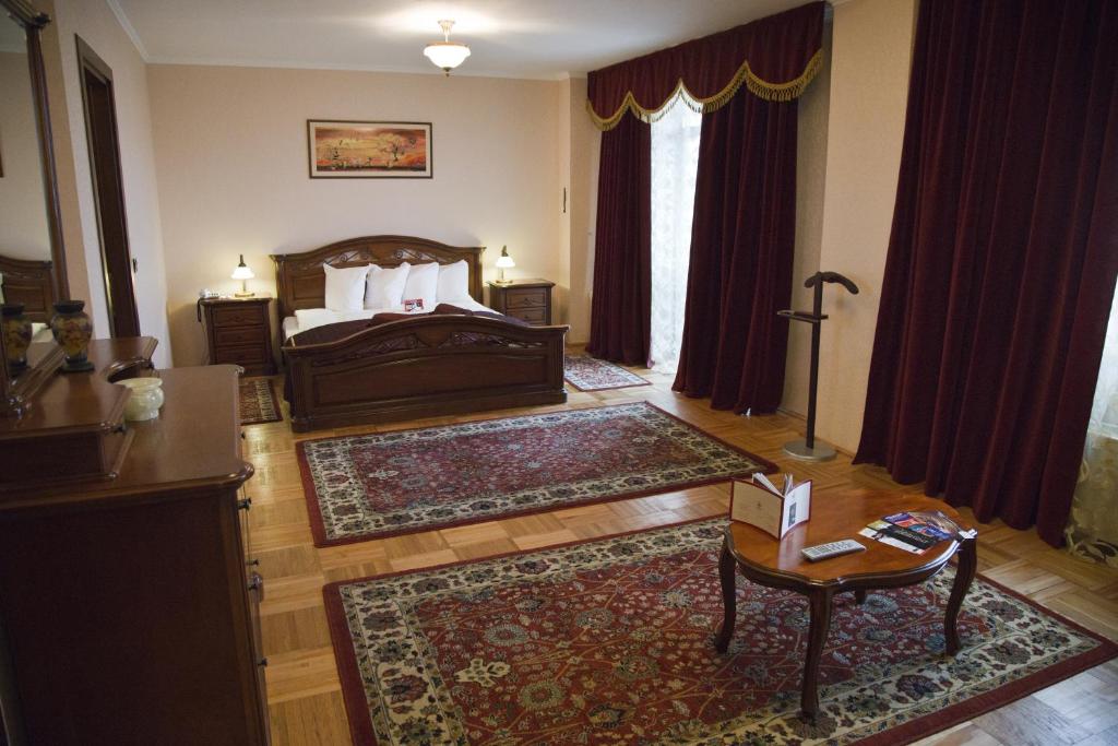 Апартаменты (Королевские апартаменты), Phoenicia Grand Hotel