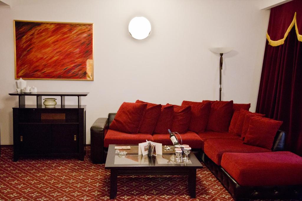 Апартаменты (Президентские апартаменты), Phoenicia Grand Hotel