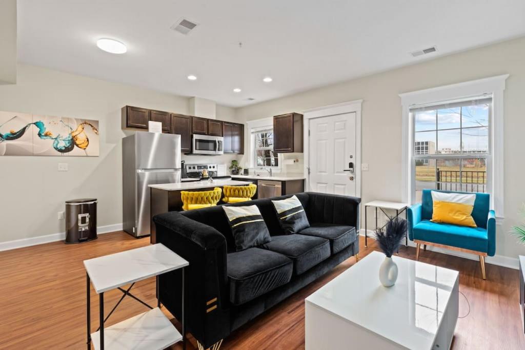 Stylish and Comfortable 1-BR in the Heart of Detroit photo 4