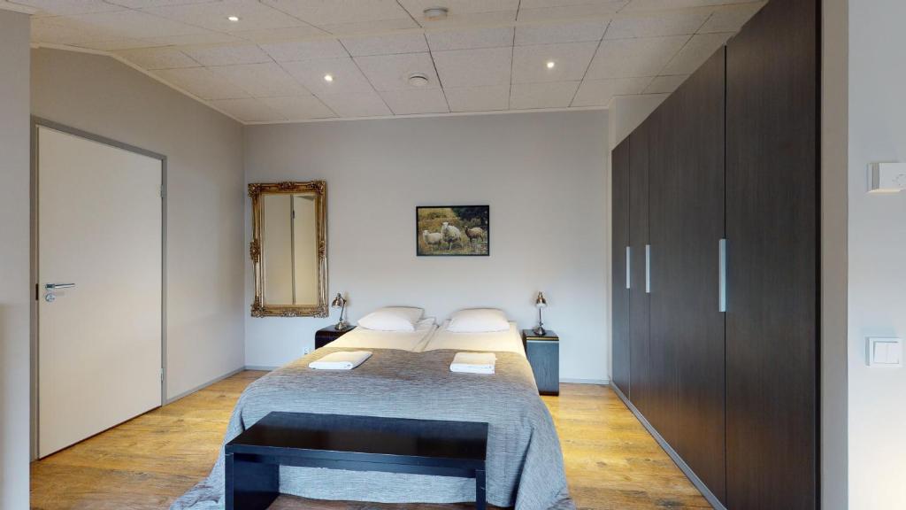 Sandy Kelt - Irish House Apartments photo 3