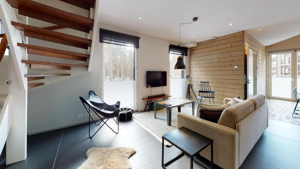 Sandy Kelt - Irish House Apartments photo 2
