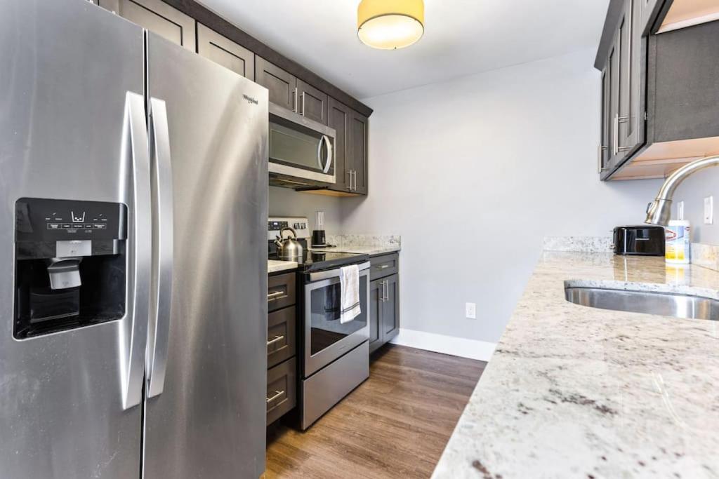 Your Cozy One Bedroom Midtown photo 3