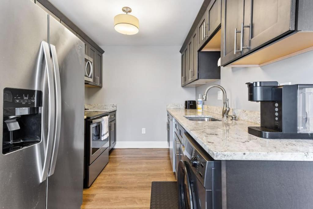 Your Cozy One Bedroom Midtown photo 4