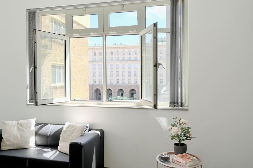 Cozy 2-Bedroom Flat in the very Center of Sofia - Tap to explore photos