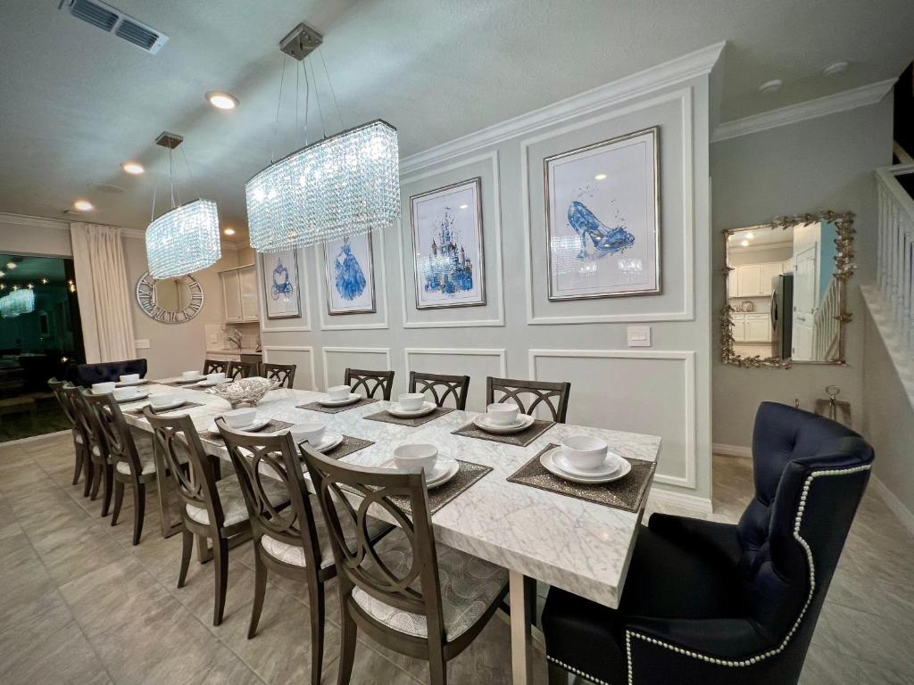 Spectacular! Disney/Universal Themed Home photo 4