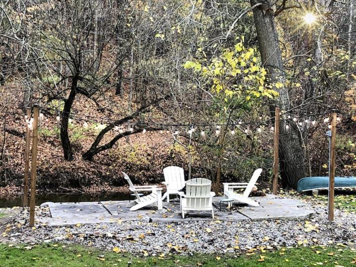 Disconnect From Reality/ River House/Hot Tub/Pet Friendly photo 2