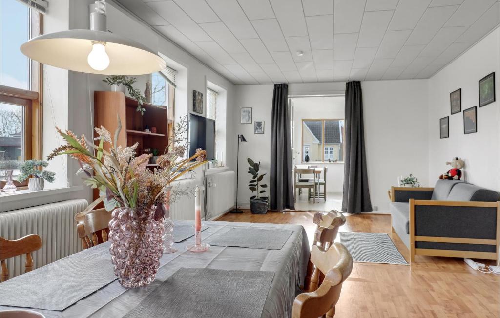 Stunning Home In Aakirkeby With 4 Bedrooms And Wifi photo 2