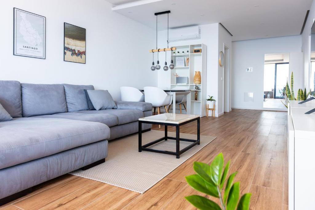 3 bdr aprt, stunning seaview, rooftop pool - LCGR photo 2