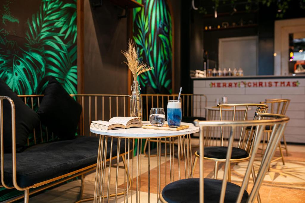 Hai Mươi Hotel & Apartment