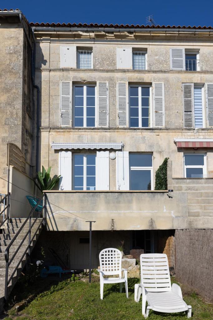LaConciergerieJonzac, Maison Côté Vintage avec jardin photo 2