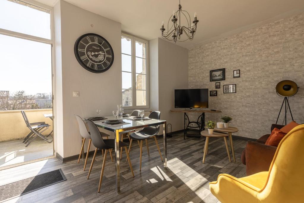 LaConciergerieJonzac, Maison Côté Vintage avec jardin photo 4