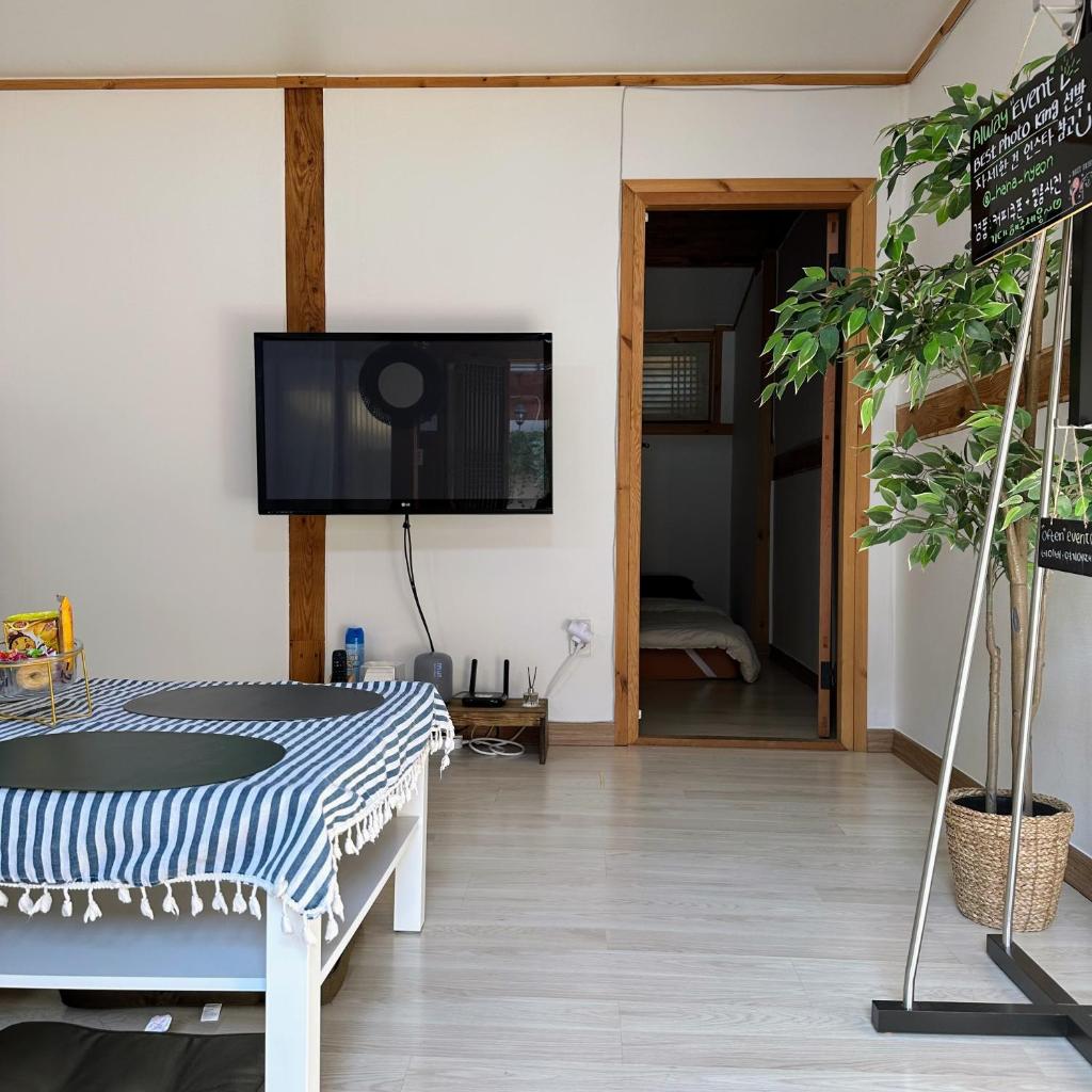 Hahyeon Jeonju Hanok entire house photo 4