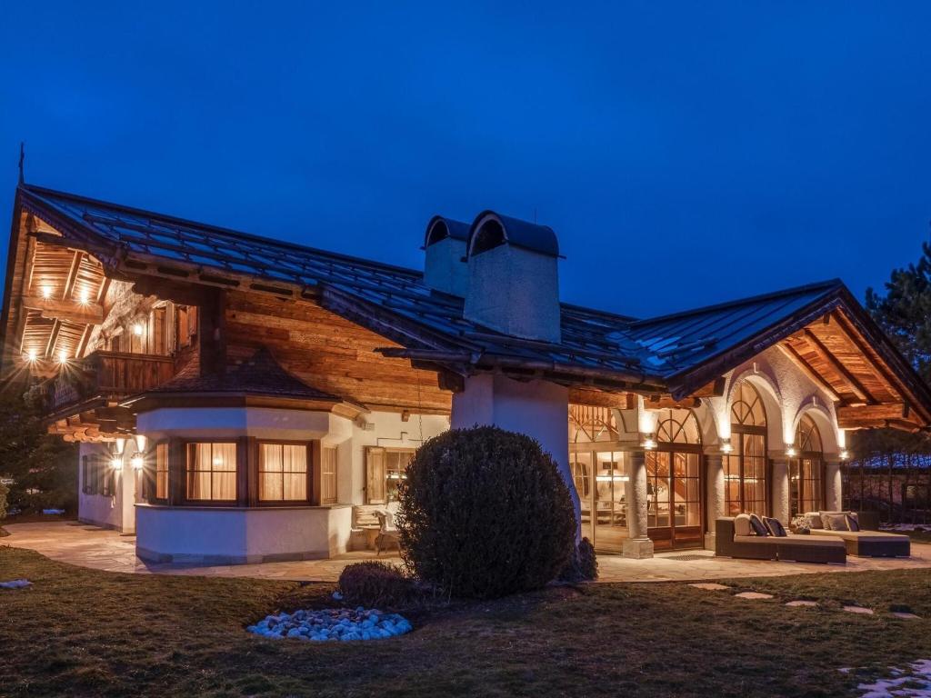 Luxurious chalet in St Johann in Tirol near Kitzbühel photo 1