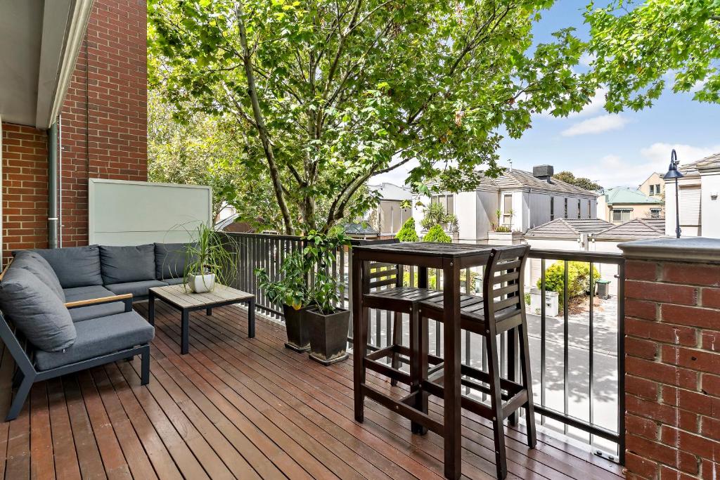 Kensington Escape - Balcony, BBQ and Parking photo 1