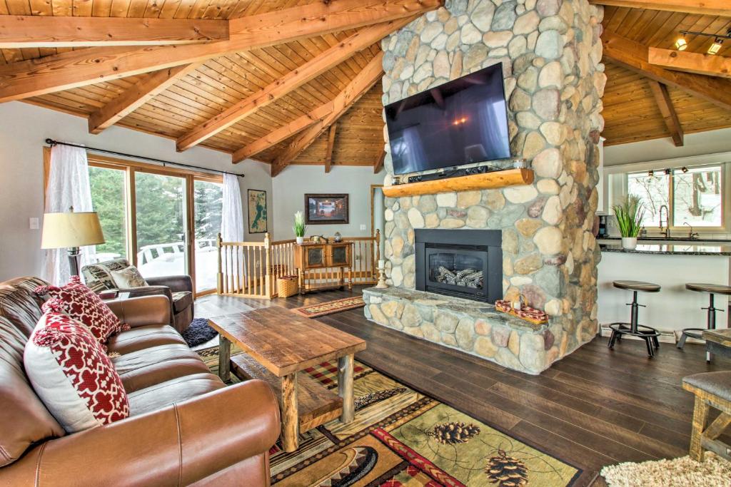 Spacious Waterfront Home with Dock on Gull Lake photo 2
