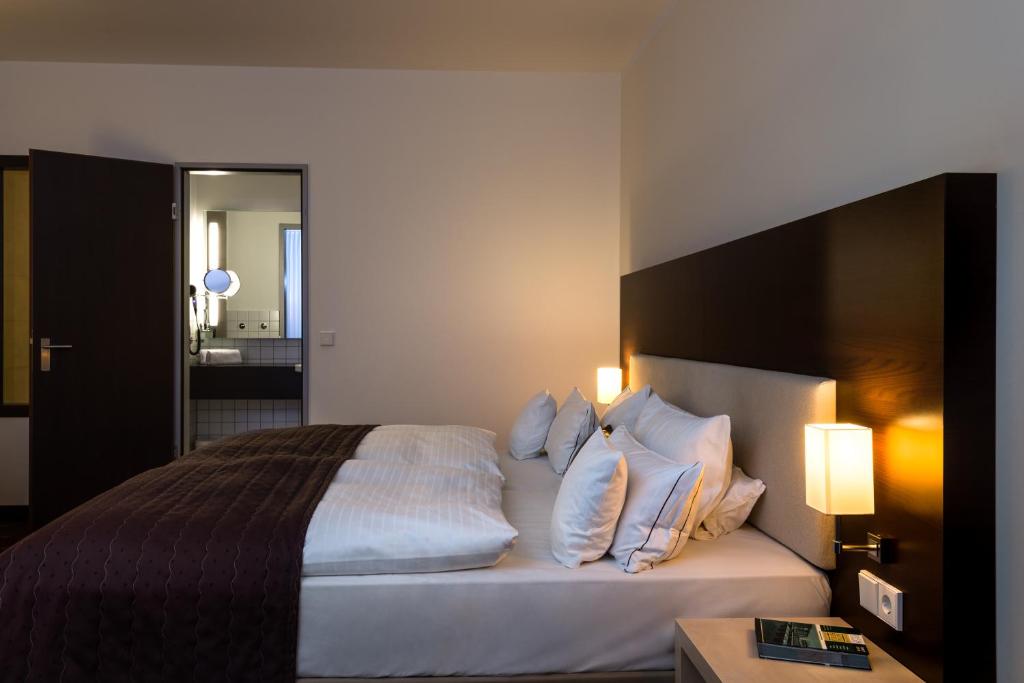 Hotel Esplanade Dortmund Room Type - Standard Double Room