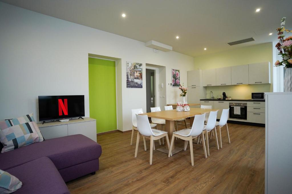 [Camelia Suite] Leonardo Academy, MXP & Lakes photo 4