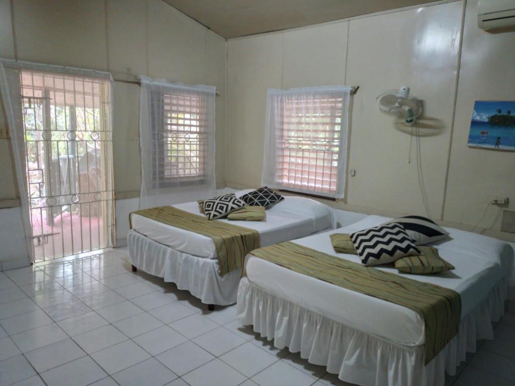 Moves Rasta Cottage photo 2