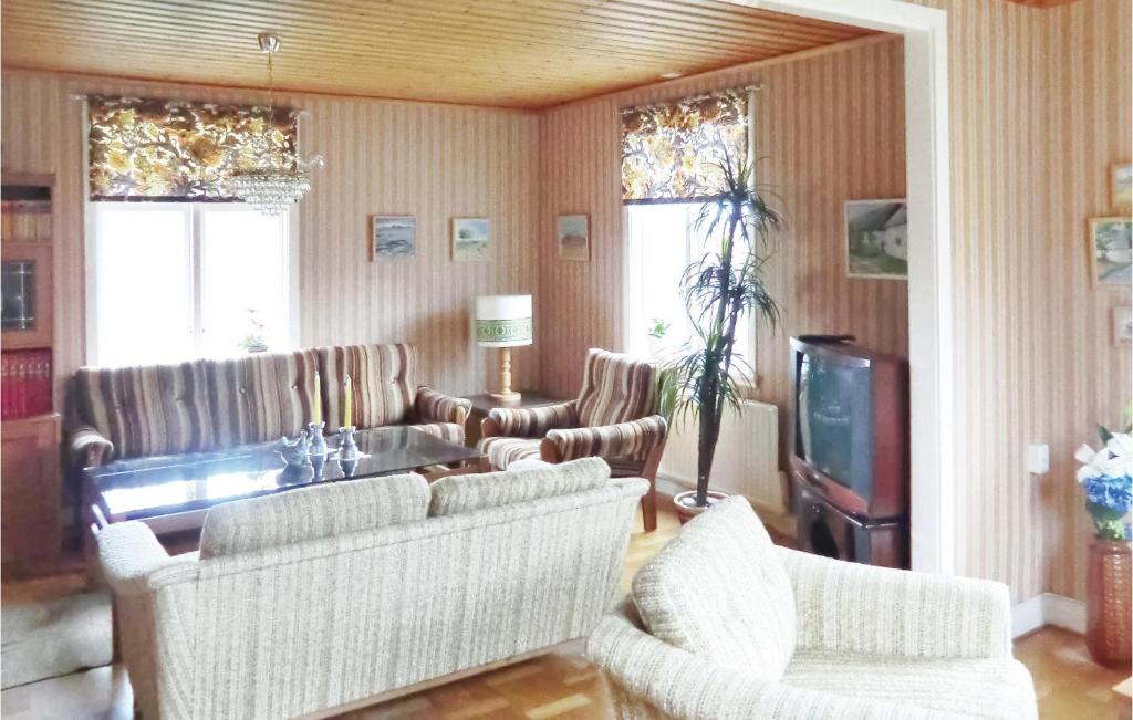 Stunning Home In Mrbylnga With 2 Bedrooms photo 1