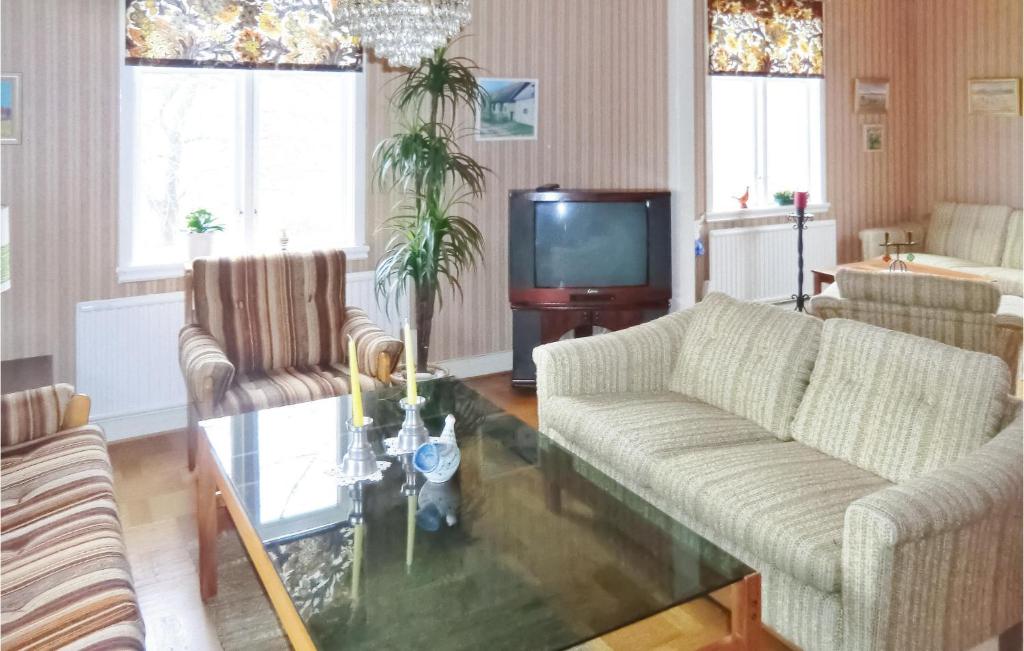 Stunning Home In Mrbylnga With 2 Bedrooms photo 2