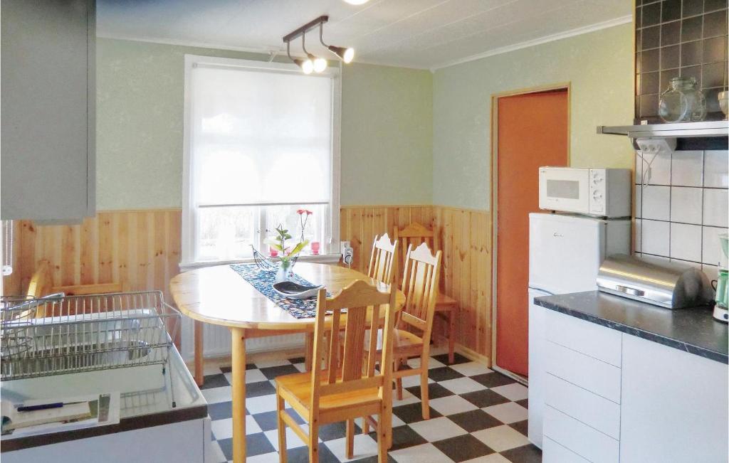Stunning Home In Mrbylnga With 2 Bedrooms photo 3