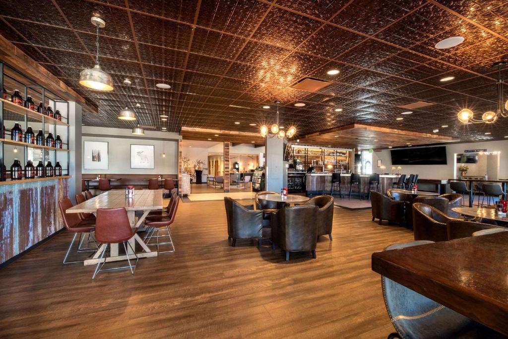 Holiday Inn Estes Park, an IHG Hotel photo 1