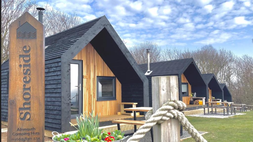 St Aidan Beach Hut photo 3