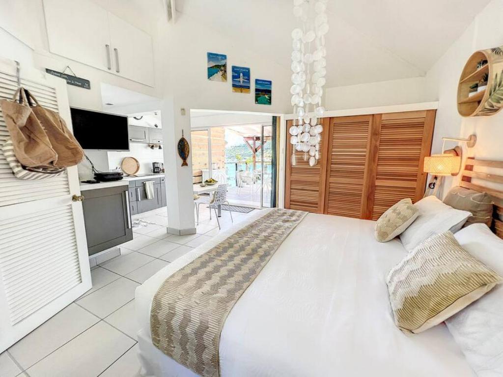 The View, Pool, Sea View, Oyster Pond Balconies photo 3
