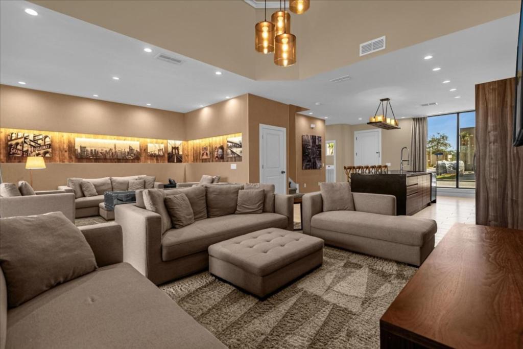 3 Bedroom- 3,5 Bathroom Magic Village 7471 Bd image