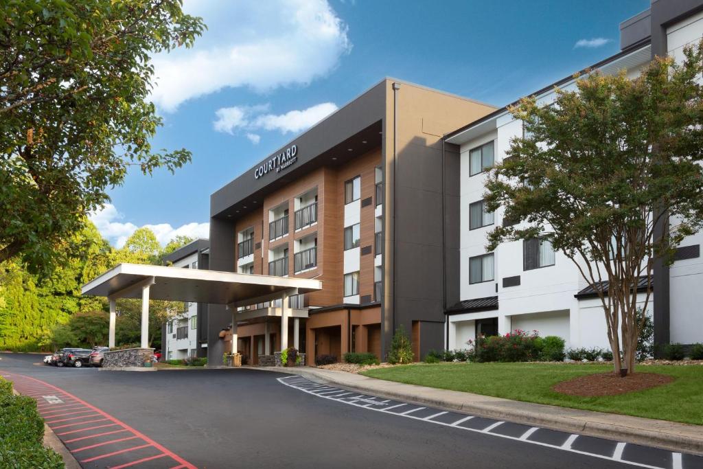 Courtyard by Marriott Winston-Salem Hanes Mall image