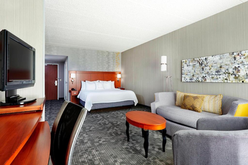 Courtyard by Marriott Phoenix North/Happy Valley image