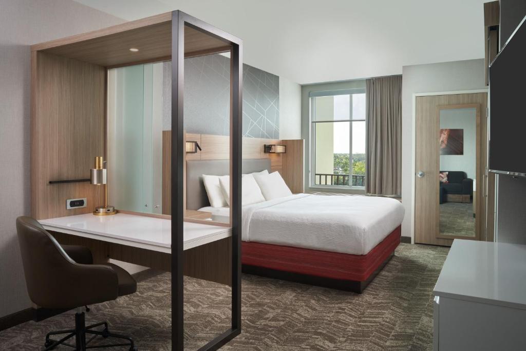 SpringHill Suites by Marriott Fort Myers Estero - Tap to explore photos