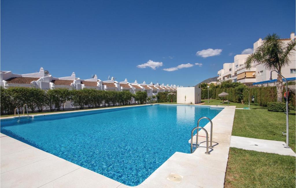 Nice Apartment In Benalmadena With 2 Bedrooms, Wifi And Outdoor Swimming Pool