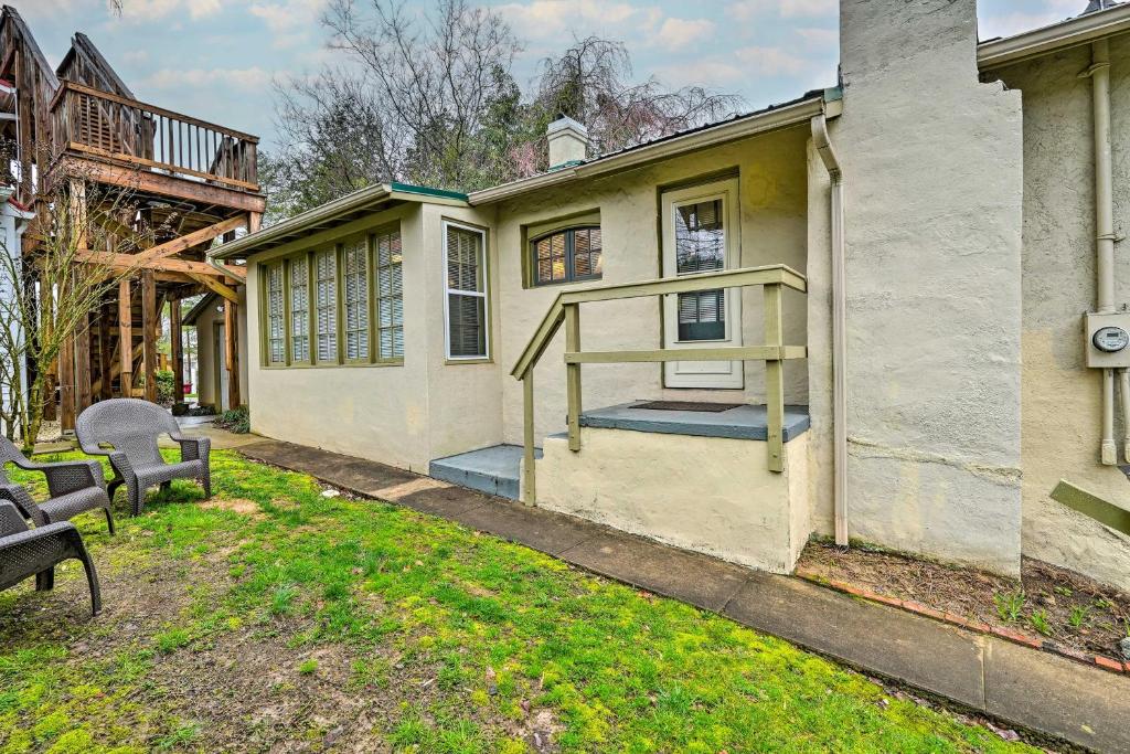 Johnson City Vacation Rental 1 Block to ETSU photo 2